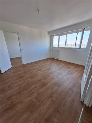 appartement ancien à la vente -   93160  NOISY LE GRAND, surface 43 m2 vente appartement ancien - UBI466435346